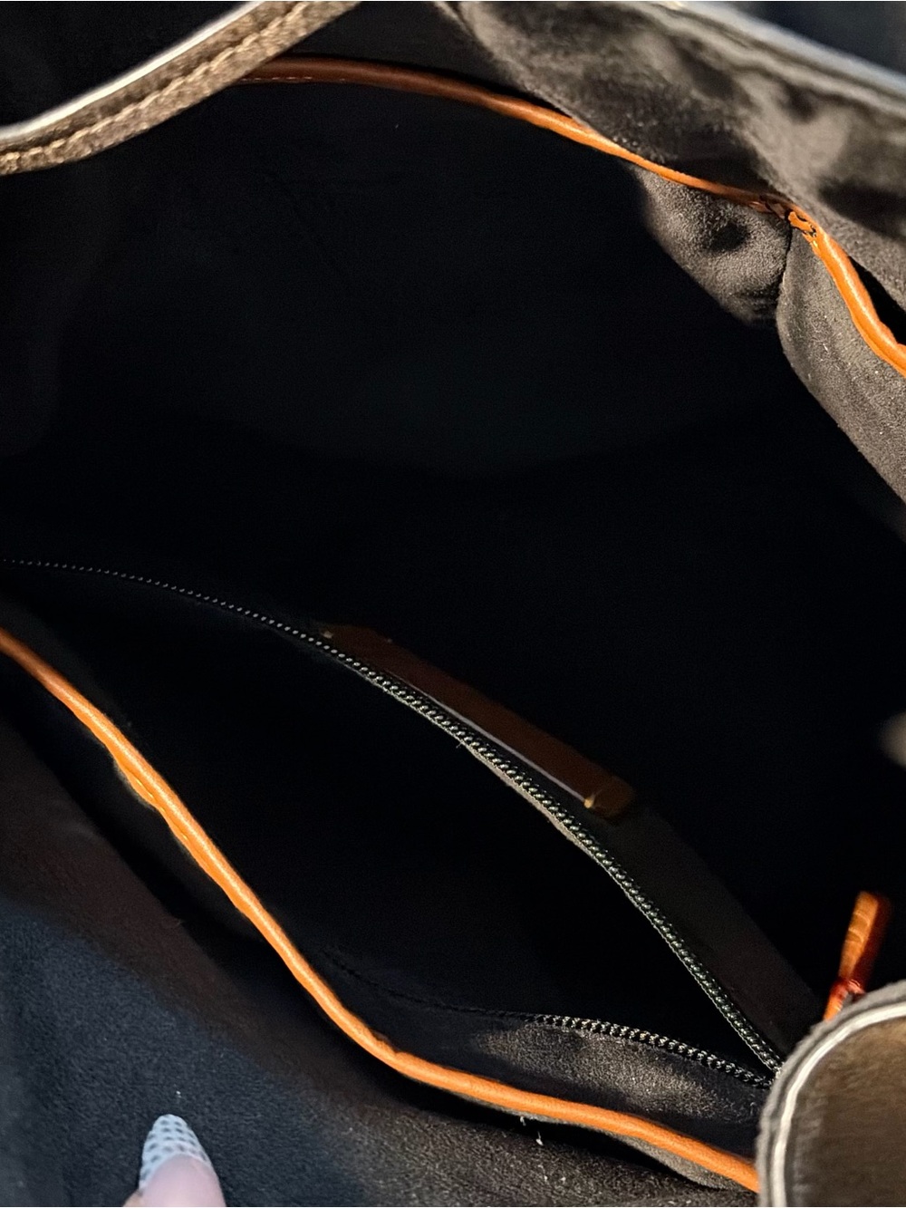 *pre-loved* COACH Hitch Backpack in Loved Leather - Picture 9 of 10
